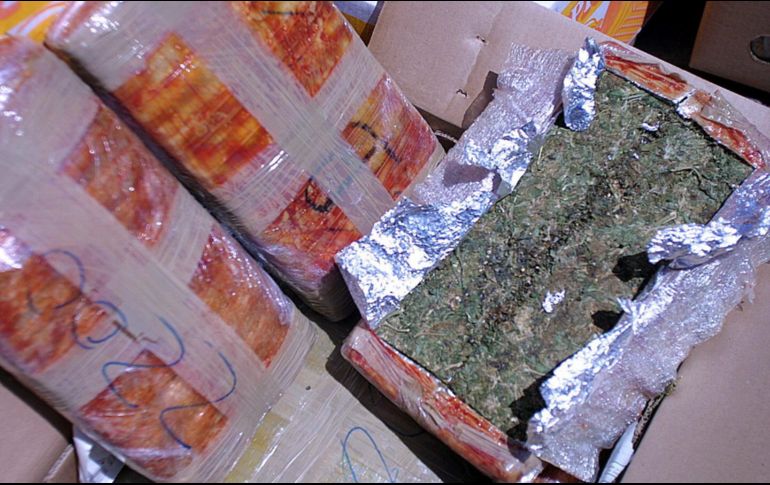 En el operativo se decomisan 184 paquetes con un peso total de mil 643.52 kilogramos; también se aseguran dos tráilers, dos camiones de carga, una pipa y una lancha, donde se pretendía trasladar el enervante. EL INFORMADOR / ARCHIVO