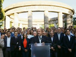 Acompañado de líderes civiles, políticos y empresariales, Alfaro aseguró que en Jalisco se castigará a los corruptos “con o sin el aval del Gobierno federal”. ESPECIAL