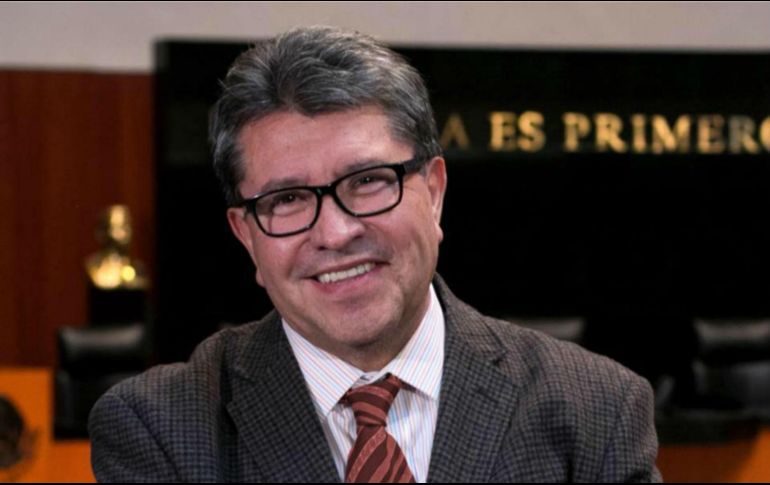 El senador precisa que la Cámara baja reducirá de nueve MMDP a dos MMDP y el Senado de cinco MMDP a tres mil 900 MDP; en total suma mil 300 MDP menos. FACEBOOK / Ricardo Monreal A.