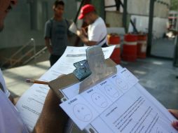 Se les pregunta también de otros temas como Peña Nieto, consultas ciudadanas, entre otros; para esta encuesta, se realizaron mil entrevistas a mexicanos mayores de 18 años residentes en el país. EL INFORMADOR / ARCHIVO