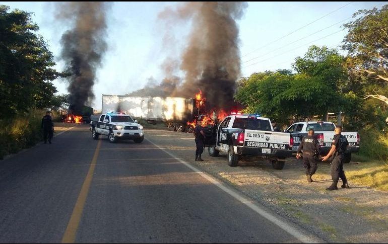 En el municipio, las clases fueron suspendidas y las personas se resguardaron en sus hogares mientras las autoridades federales retiraban los bloqueos e incrementaban su presencia en el poblado. ESPECIAL/