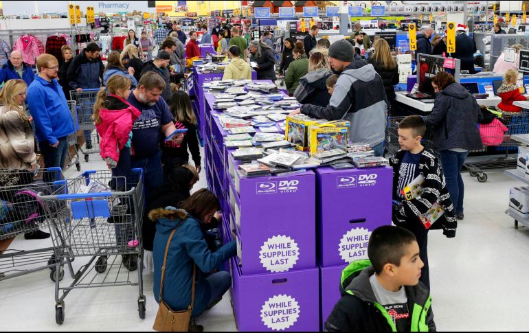 La de este viernes será la jornada más intensa del periodo de ventas con motivo de las fiestas decembrinas. AP/J. Roark