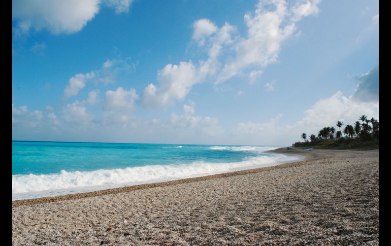 Bahoruco. En Barahona, preferida por sus bellos amaneceres y atardeceres, así como sus olas tranquilas.