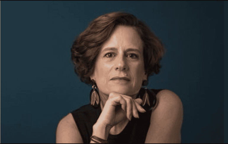 Dresser lamentó que, en vez de arreglar las instituciones existentes, la autonombrada 