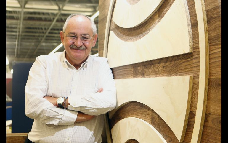 El autor presenta “Mundo sin dioses” y, además, recibe el Homenaje Nacional de Periodismo Cultural Fernando Benítez. EL INFORMADOR / E. Barrera