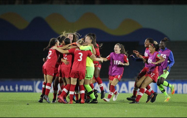 Las jugadoras de Canadá celebran la clasificación tras la victoria ante Alemania. La revancha canadiense será buscada este miércoles. EFE / F. Anfitti