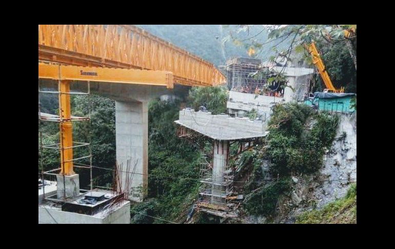 El accidente se registró en una zona montañosa donde se construye la doble calzada de la carretera Bogotá-Villavicencio. TWITTER/@deVillavicencio