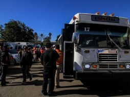 Los migrantes decidieron regresar tras el enfrentamiento que tuvieron luego de una marcha que se salió de control el domingo pasado, cuando algunos de ellos se brincaron el muro en diferentes puntos de la frontera. EFE/ J. Terríquez