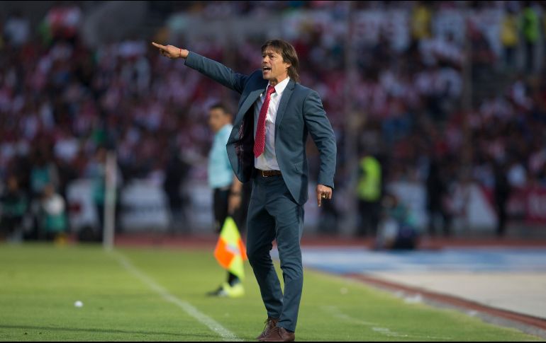 Almeyda ganó cinco títulos con Chivas, que alinea solamente jugadores mexicanos. MEXSPORT/ARCHIVO