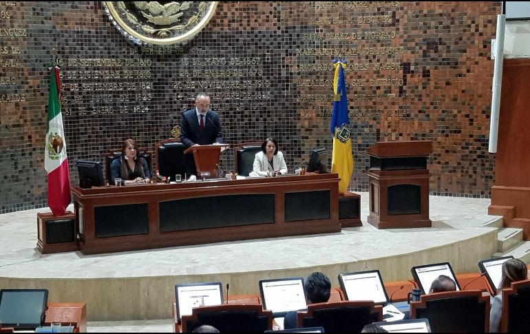 Salvador Caro planteó declarar persona non grata para la entidad al senador Salgado Macedonio, moción que fue apoyada por la mayoría de los legisladores. EL INFORMADOR / R. Rivas