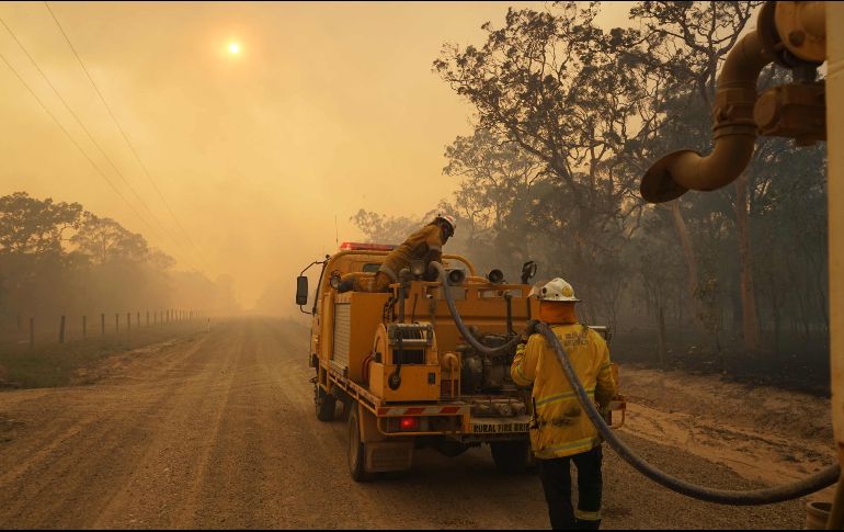 Prevén temperaturas por encima de los 40 grados y los incendios no controlados aumentarán su efecto con la velocidad de los fuertes vientos. AFP / R. Griffith
