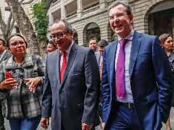 El actual secretario de Educación Pública, Otto Granados, se reunió con el próximo titular de la dependencia, Esteban Moctezuma en el salón Iberoamericano de la SEP. SUN/Y. Xolalpa