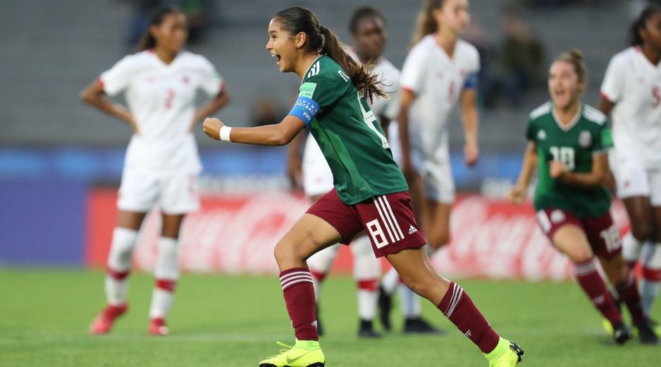 Nicole Pérez celebra tras anotar de penalti el único gol del partido. EFE/R. Martínez