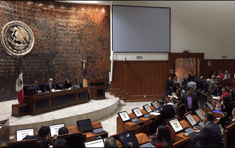 Salvador Caro informó que el criterio para proponer la eliminación de los Institutos fue una revisión a su costo y los resultados que obtuvieron. TWITTER / @LegislativoJal