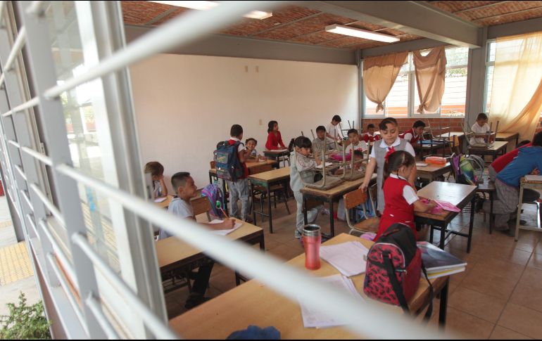 Esta medida ya se aplica en algunas escuelas por acuerdo de padres y maestros. EL INFORMADOR / ARCHIVO