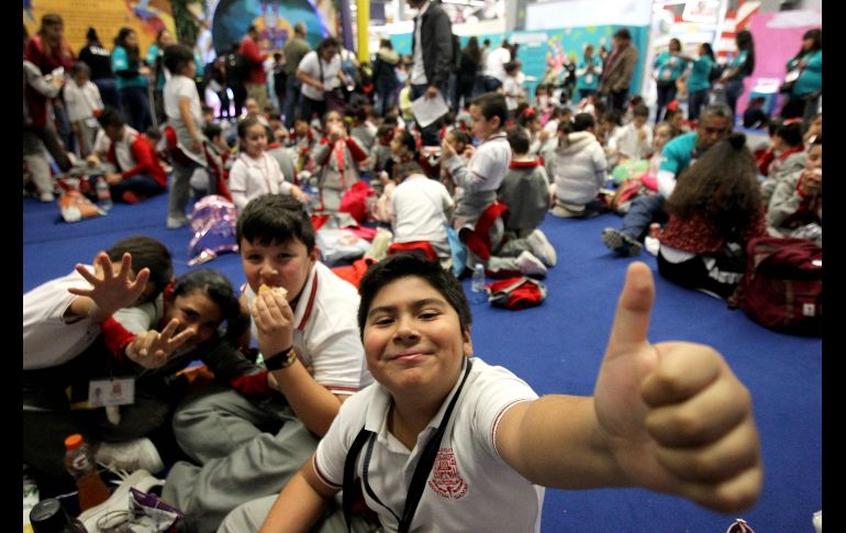 Este jueves se abrió de nuevo al público en general desde la mañana. Del 26 al 28 de noviembre, el acceso al recinto de 9:00 a 17:00 horas fue solo para profesionales.