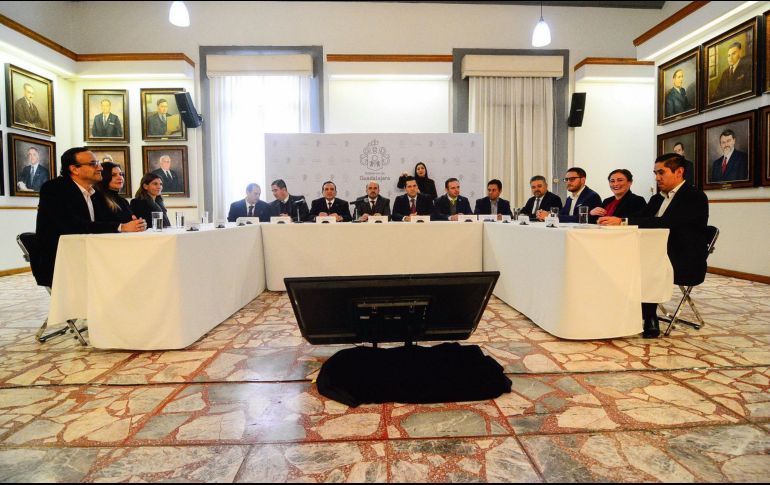 Autoridades políticas y empresariales presentaron el proyecto que fomentan la actividad empresarial e inhibe la corrupción. FACEBOOK/deltoroismael