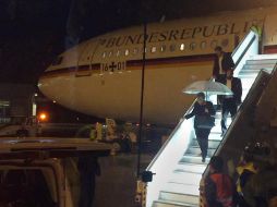 El retraso de la canciller federal de Alemania, Angela Merkel, debido a una avería de su avión, tiene como consecuencia que dos citas muy importantes de su agenda de encuentros bilaterales tuvieron que ser canceladas. AFP / J. Blank