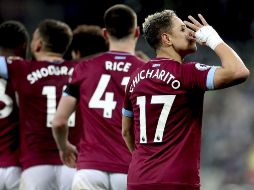 De los 13 partidos disputados por los dirigidos por Manuel Pellegrini, Javier Hernández ha iniciado solo en dos, ya que, por estrategia, ha entrado de cambio, además de que solamente lleva un gol que marcó frente a los Vinotintos. AP / ARCHIVO