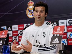 Solari no cree que sea lo mismo vivir una final de la Conmebol en tierras europeas, ''para mí, este partido ha perdido trascendencia e interés en mi corazón. Ya saben mi simpatía en esta final''. EFE / R. Jiménez