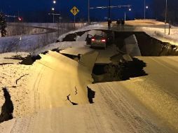 De acuerdo con el sitio en Internet del diario Anchorage Daily News, hubo informes de cortes de energía eléctrica y telefonía en la región. TWITTER / @Notimex