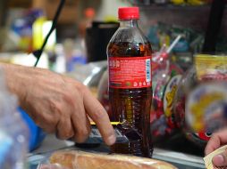 Expertos destacan el incremento y saturación de productos azucarados que quitan la sed, pues han deformado el gusto por el agua natural. EL INFORMADOR / ARCHIVO