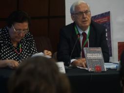 A la presentación asistieron la maestra Sylvia Schmelkes, el doctor Lorin W: Anderson y la doctora Guadalupe Moreno, además de la coordinadora del libro. ESPECIAL / Mar Adentro AC