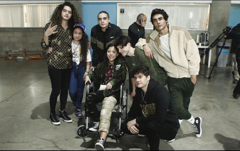 ¡Qué lindos! CD9. la agrupación siempre linda con sus fans. EL INFORMADOR/A. Camacho