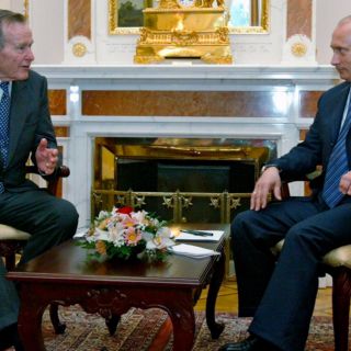 Vladimir Putin elogia la ''sabiduría política'' de George H. W. Bush