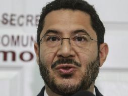 A minutos de que inicie la sesión de toma de protesta, el senador por Morena sostiene que la mayoría del pueblo mexicano decidió un cambio hacia la izquierda, el bienestar social, la democracia, el crecimiento económico, la paz y la honestidad. NTX / ARCHIVO