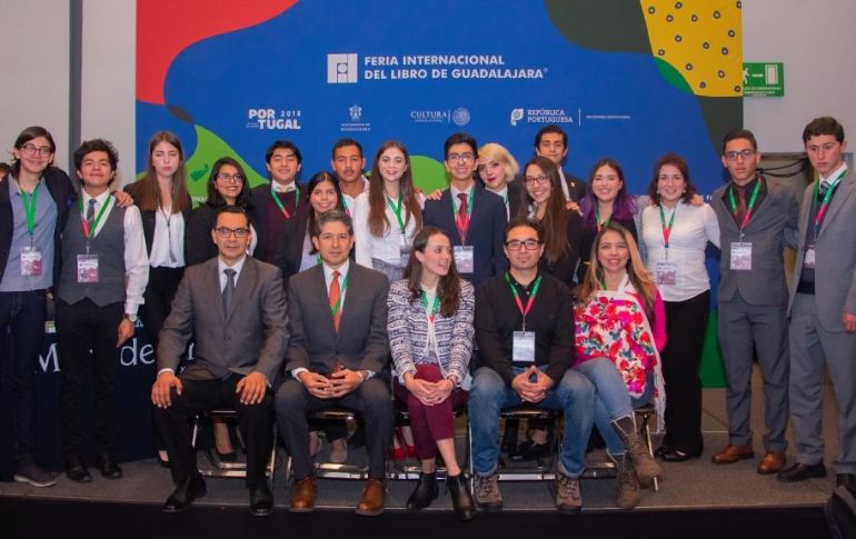 Jóvenes debaten en la FIL sobre el populismo