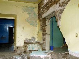 En la mayoría de los casos Protección Civil tiene problemas para encontrar a los dueños y advertirles del riesgo. ARCHIVO