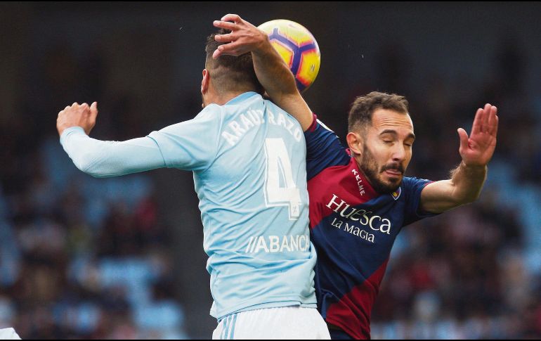 El mexicano Néstor Araujo (#4) es titular indiscutible con el Celta de Vigo, y ayer ante el Huesca tuvo una buena actuación. EFE