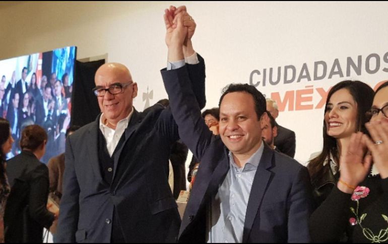 En el acto estuvo la ex candidata a la jefatura de gobierno de la Ciudad de México por la coalición Por México al Frente, Alejandra Barrales. TWITTER / @ClementeCH