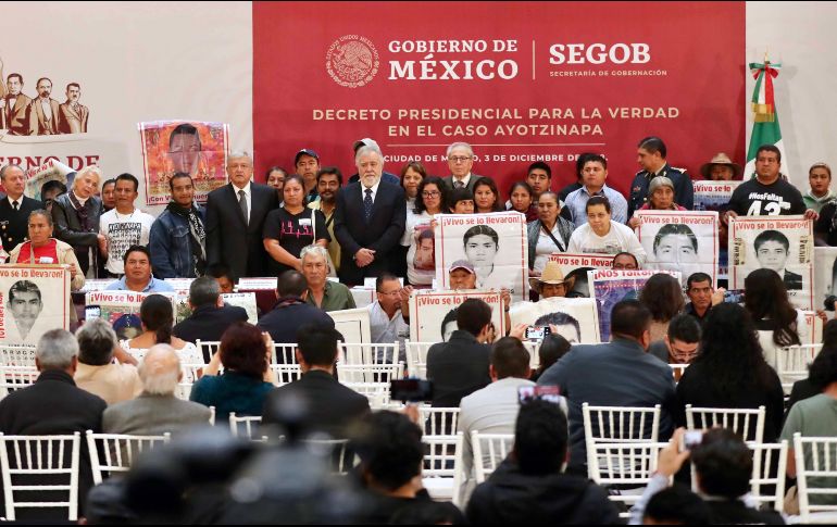 El representante de ONU-DH dijo que este hecho tiene un valor simbólico e incluyente porque se destacó la importancia de la participación de los padres de los normalistas. SUN / L. Godínez