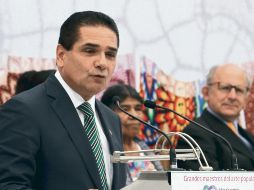 El gobernador de Michoacán, Silvano Aureoles, se mostró contrario a la propuesta federal de los superdelegados, pese a que un día antes asistió a la primera reunión de las sesiones de seguridad. NOTIMEX