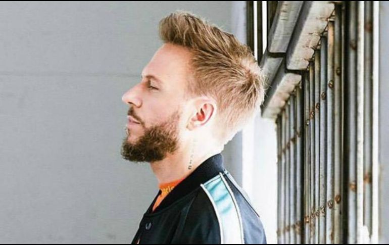 Noel dice que su desición por el desarrollo teatral no quiere decir que vaya a dejar la música. FACEBOOK / Noel Schajris