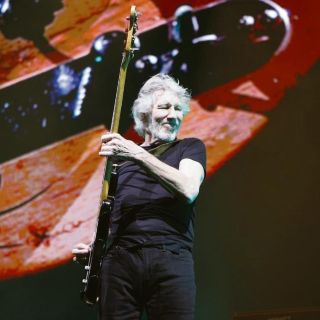 Waters muestra su lado luminoso