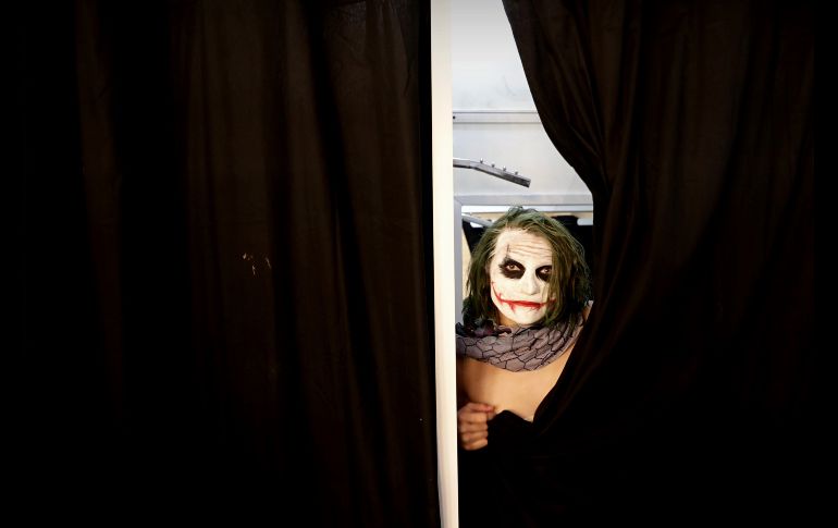 Un fanático de los cómics posa caracterizado como Joker durante la Comic Con Experience en Sao Paulo, Brasil. Superhéroes, 