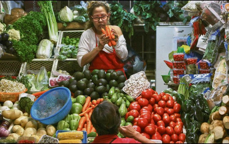 Algunas verduras se mantuvieron al alza; mientras que el precio de gas LP y los televisores se redujo. EL INFORMADOR E. Barrera