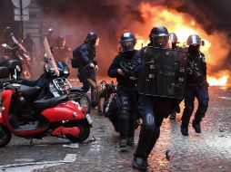  Los manifestantes piden ahora la dimisión del presidente Macron, quien esta semana anunció la retirada de la polémica medida de subir los impuestos a los carburantes. AFP/ E. Feferberg