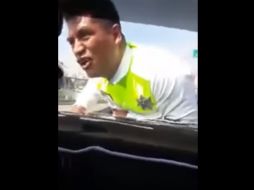 Un elemento de Tránsito y Humberto Torres discutieron con el conductor, identificado como Ricardo 