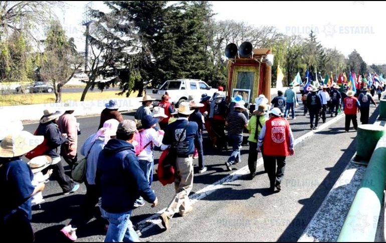 Con el propósito de salvaguardar la integridad de los feligreses en su paso por el Estado de México durante la peregrinación a la Basílica de Guadalupe, la Secretaría de Seguridad desplegó a dos mil 29 elementos. NTX/ESPECIAL