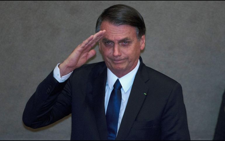 Bolsonaro recibió en el Tribunal Superior Electoral el diploma que lo acredita como presidente electo. EFE/J. Alves