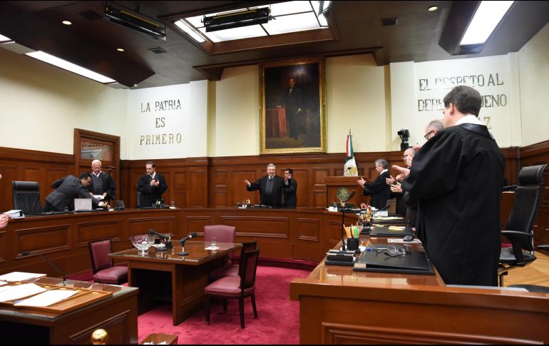 La SCJN suspendió la aplicación de la Ley de Remuneraciones que ordena los recortes salariales a altos funcionarios para que ganen menos que el presidente. NOTIMEX/Archivo