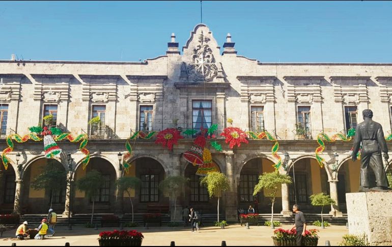 El Palacio Municipal se encuentra listo para lucir en todo su esplendor por las noches. EL INFORMADOR / N. Gutiérrez