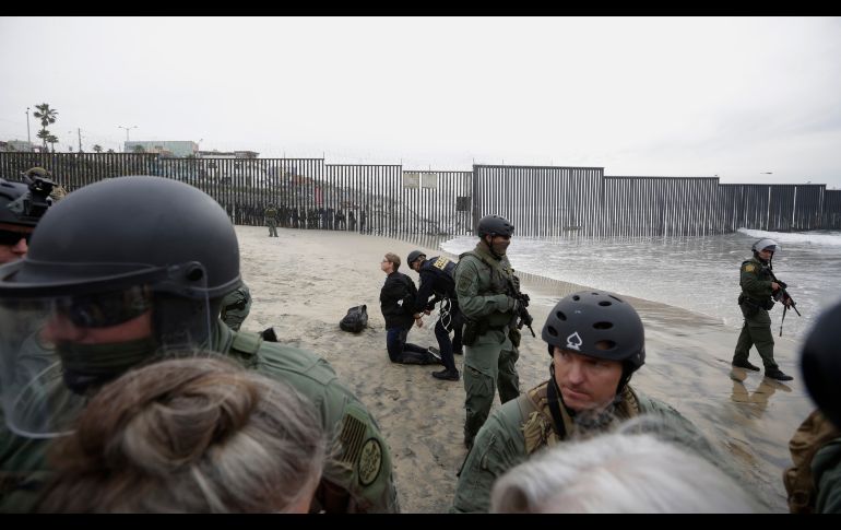 Más de 300 personas participaron en la manifestación, en el parque estatal Border Field de San Diego. AP/G. Bull