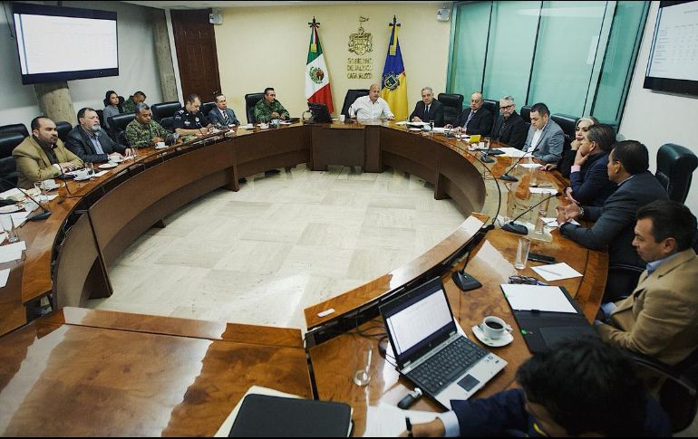 El gobernador comenta que luego de que se aprueben los presupuestos estatal y federal, se podrán programar las obras de infraestructura prioritarias para la ciudad. TWITTER/ @EnriqueAlfaroR