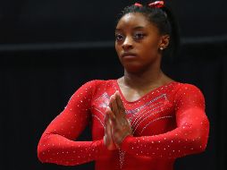 Biles, de 21 años, atesora 14 títulos mundiales. AFP/ARCHIVO
