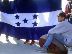Con este documento, los migrantes podrán transitar por territorio mexicano y acceder a servicios públicos y de empleo. EFE / A. Zepeda